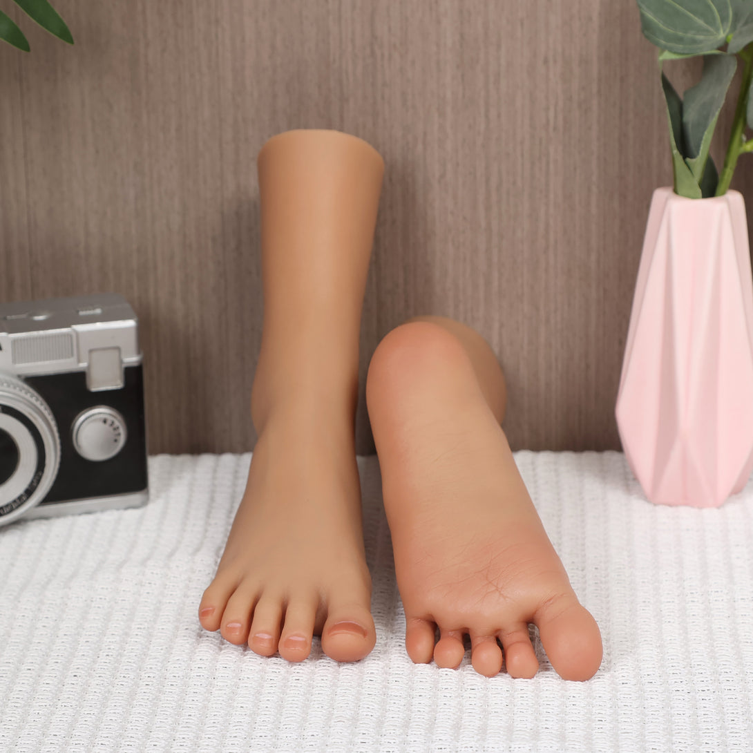 women feet model